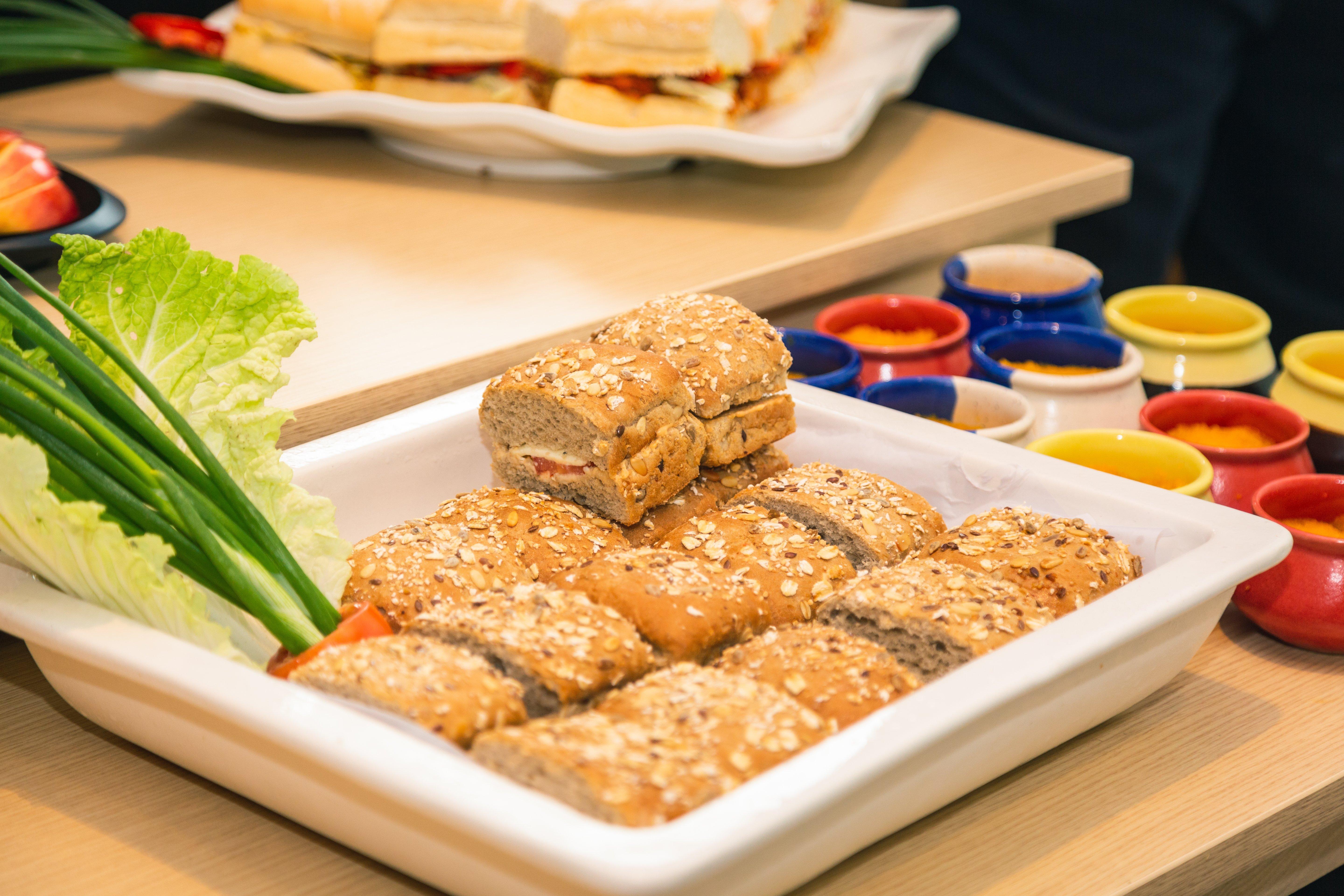 Holiday Inn Express Gurugram Sector 50 By Ihg Gurgaon Exteriör bild
