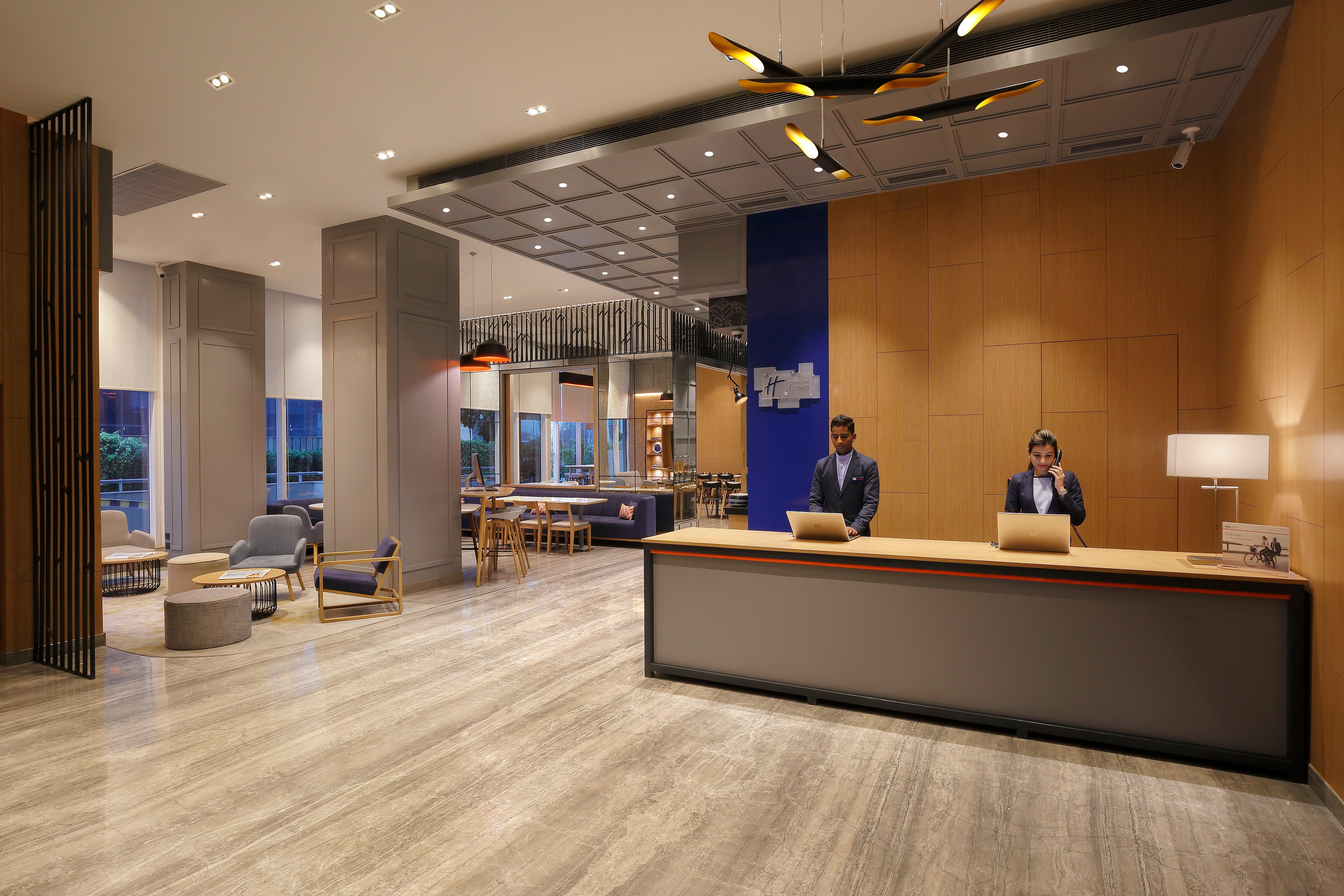 Holiday Inn Express Gurugram Sector 50 By Ihg Gurgaon Exteriör bild