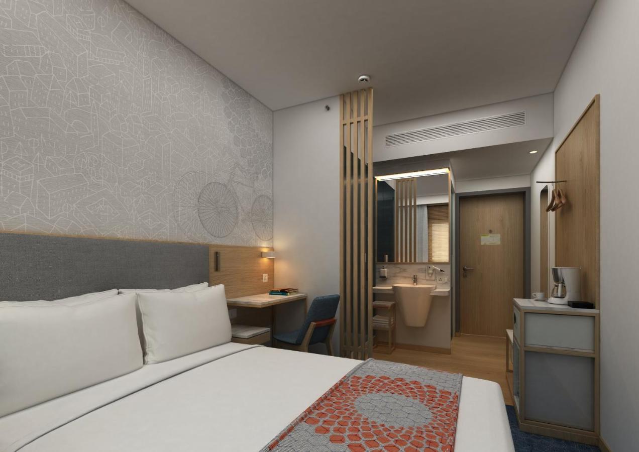 Holiday Inn Express Gurugram Sector 50 By Ihg Gurgaon Exteriör bild