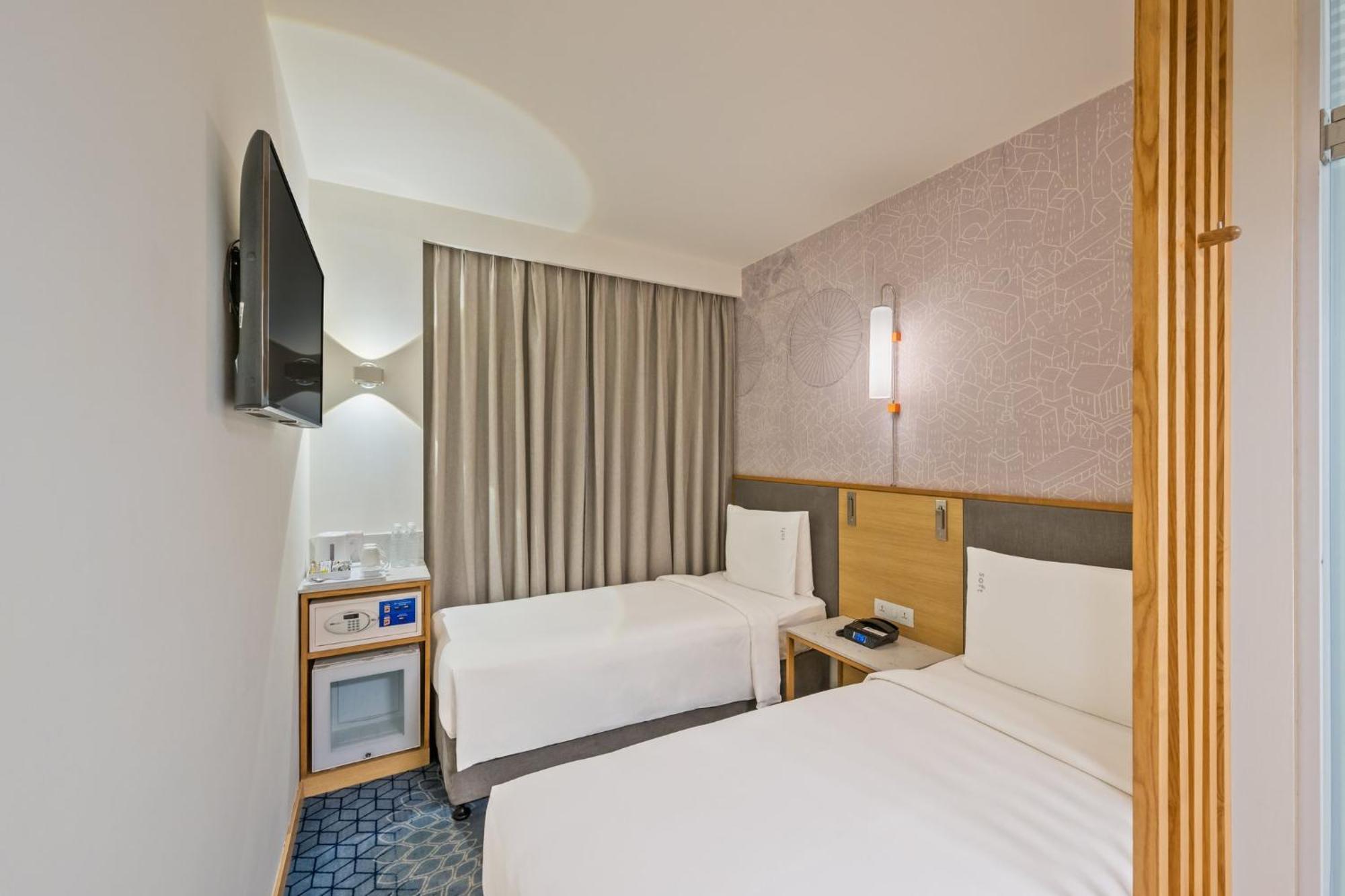Holiday Inn Express Gurugram Sector 50 By Ihg Gurgaon Exteriör bild